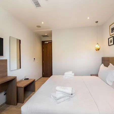 Bliss Boutique Living Bed & Breakfast 4*