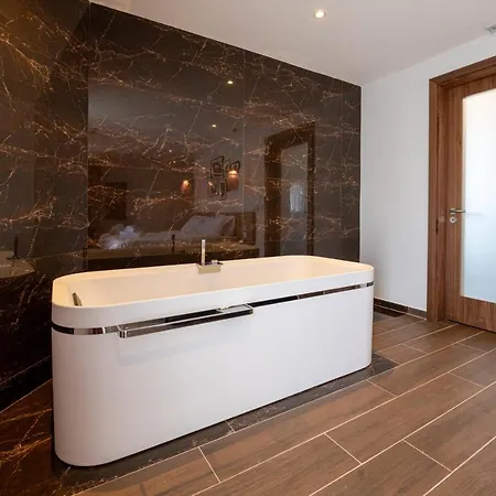 Bed & Breakfast Bliss Boutique Living 4*