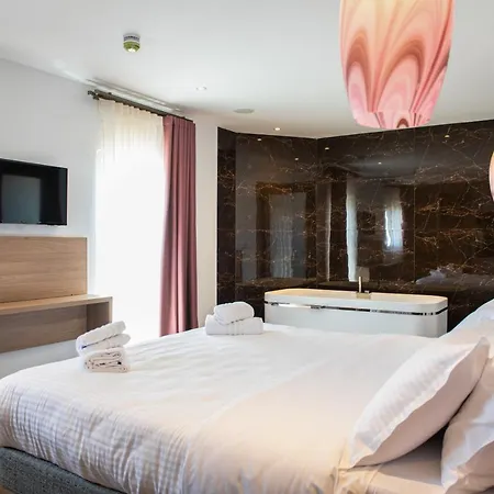 Bed & Breakfast Bliss Boutique Living