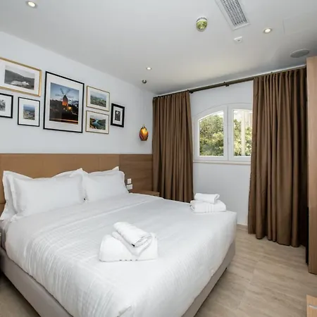 Bliss Boutique Living 4*