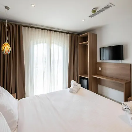 Bliss Boutique Living Шаара