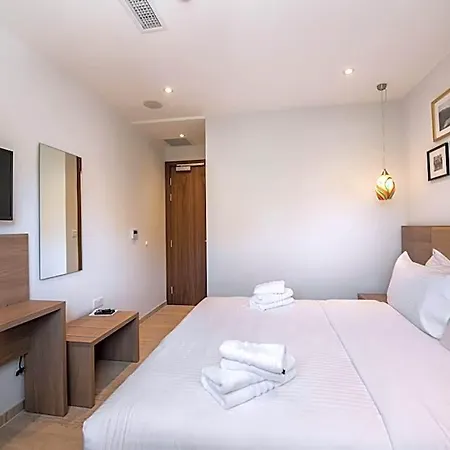 Bliss Boutique Living לינה וארוחת בוקר 4*