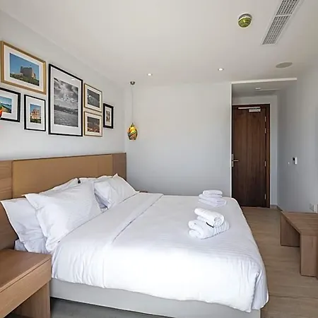 Bliss Boutique Living לינה וארוחת בוקר 4*