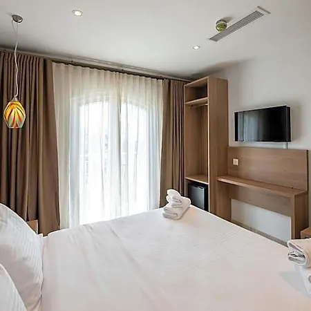 Bliss Boutique Living 4*