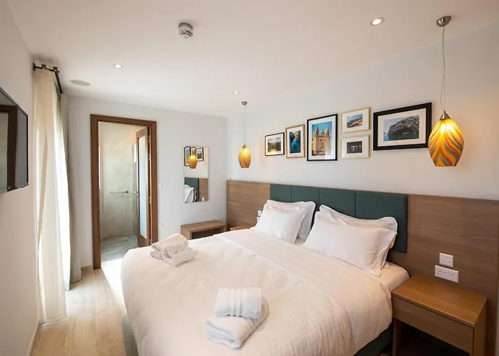 Bliss Boutique Living B&B 4*