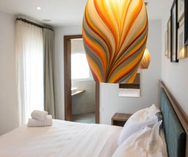 Bliss Boutique Living 4*