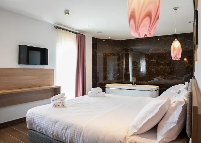 Bed & Breakfast Bliss Boutique Living