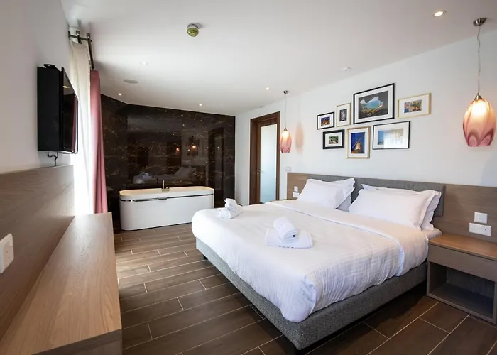 Bed & Breakfast Bliss Boutique Living 4*