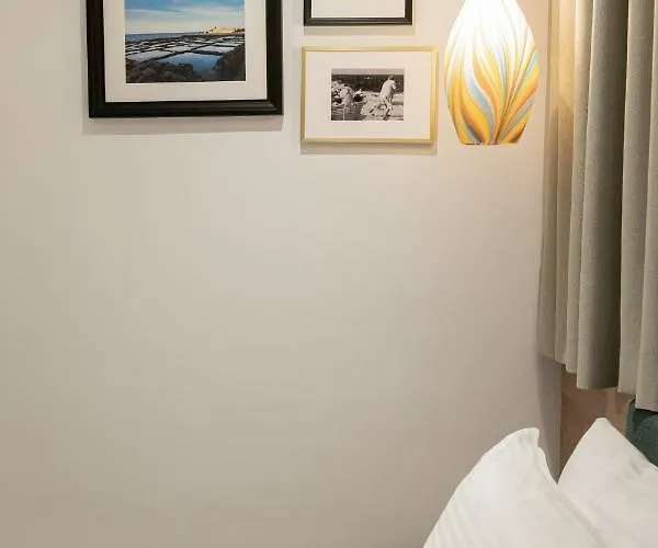 Bed & Breakfast Bliss Boutique Living 4*