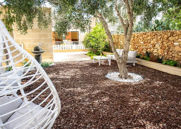 Bliss Boutique Living 4*